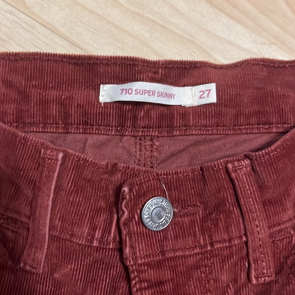 Levi’s corduroy rust pants - Picture 3 of 5